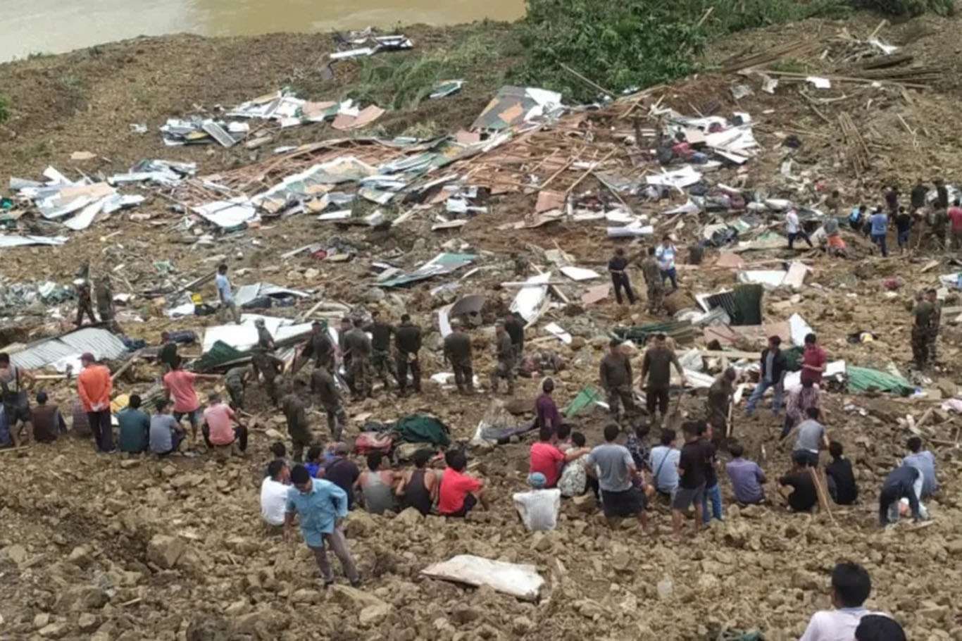 لغزش زمین در هند 17 کشته برجای گذاشت